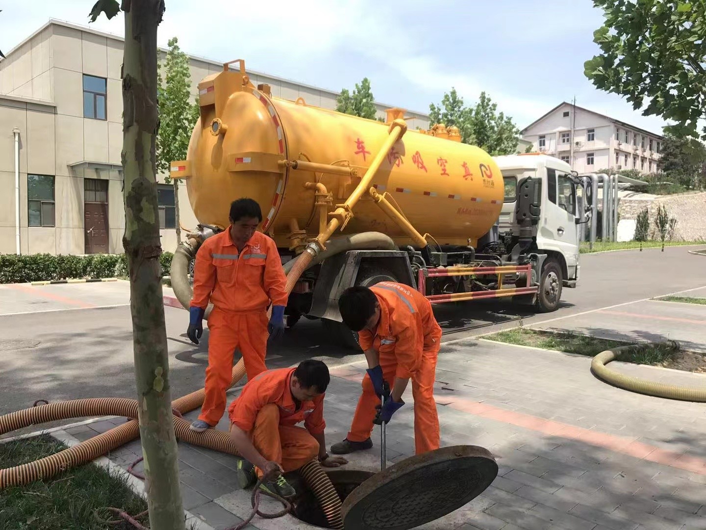 德清化粪池清理与5-8吨吸粪车施工效率分析